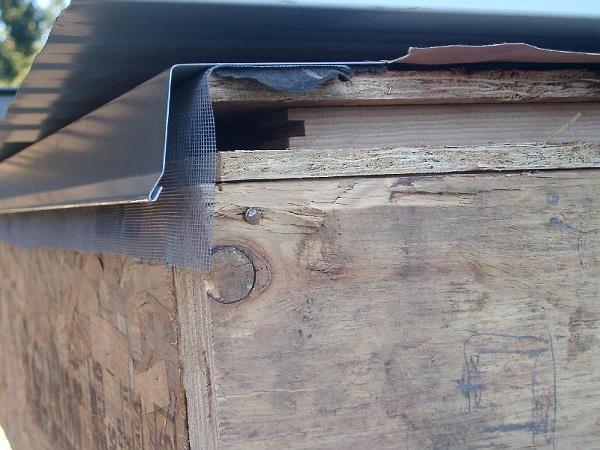 roof detail 1.JPG - Roof detail showing thermosiphon construction